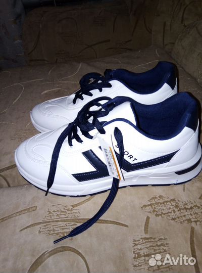 Кроссовки. Германия.44 размер