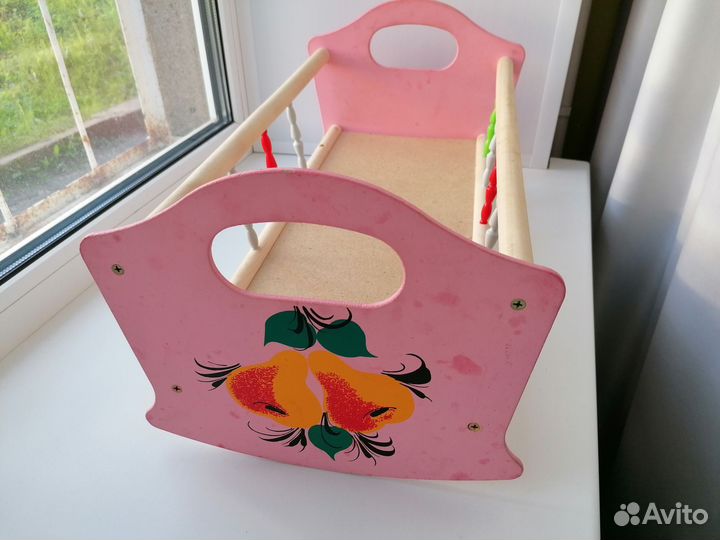 Игрушечная кроватка для кукол