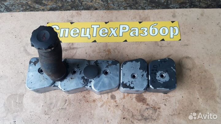 Крышка клапанная Komatsu PC220-7