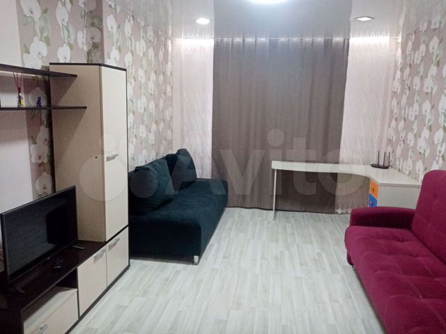 2-к. квартира, 50 м², 10/18 эт.