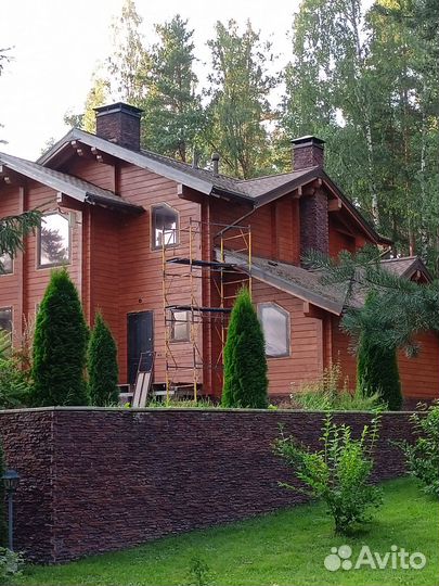 Покраска деревянного дома