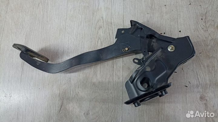 Педаль тормоза Geely emgrand X7