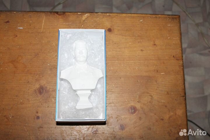 Бюст Ленина и Сталина