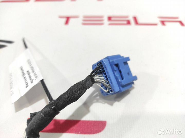 Разъем (фишка) проводки Tesla Model X 2019