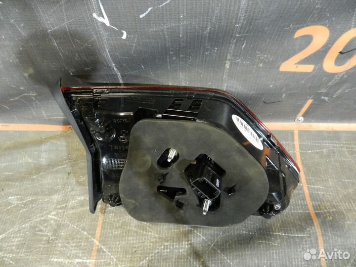 Фонарь внутренний левый - Volkswagen Tiguan