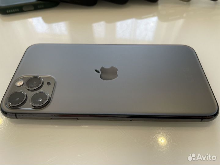 iPhone 11 Pro, 64 ГБ