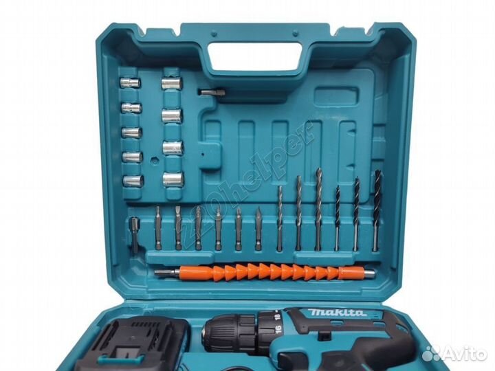 Шуруповерт Makita с набором оснастки