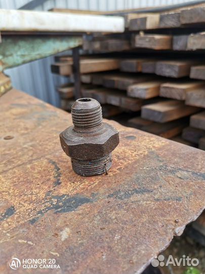 Штуцера различного гидрооборудования спецтехники