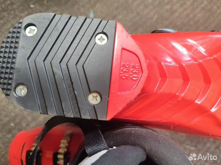 Горнолыжные ботинки Atomic