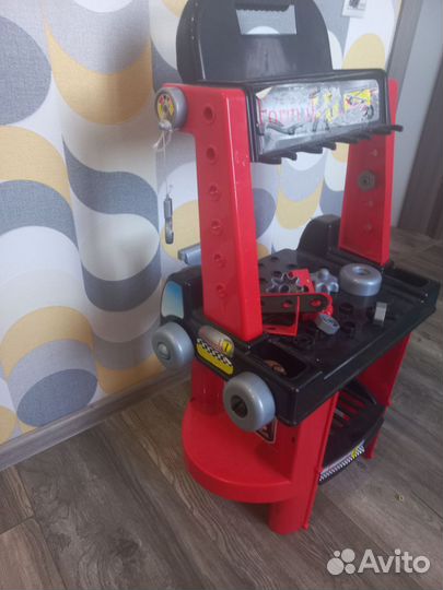 Игрушечный стол