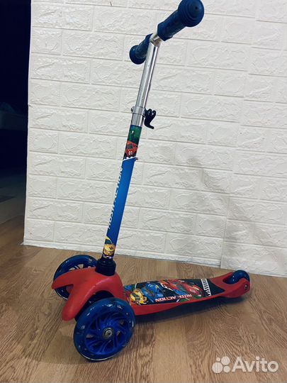 Продаю детский самокат