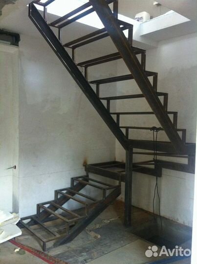 Лестница/готовый каркас для лестницы