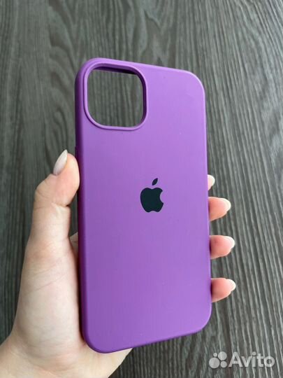 Чехол на iPhone 13