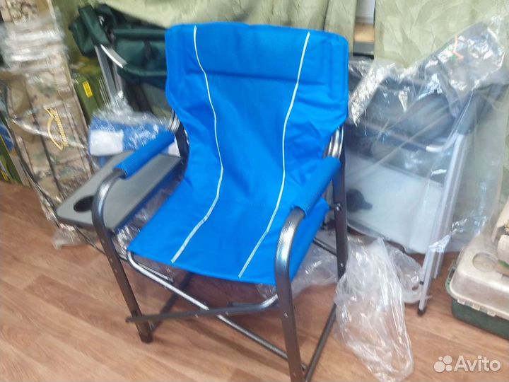 Кресло стальное с откидным столиком