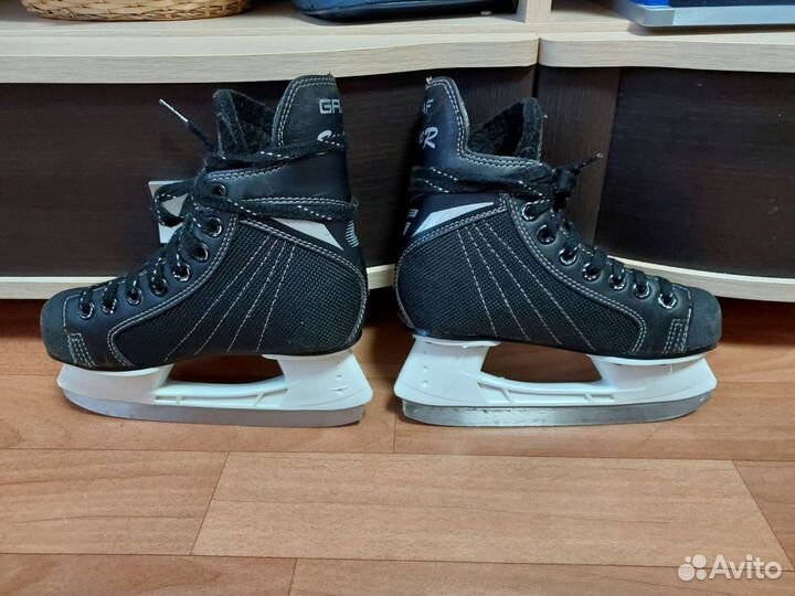 Коньки хоккейные детские