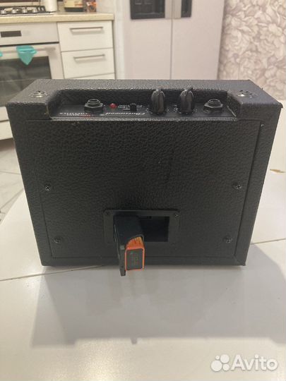 Гитарный усилитель