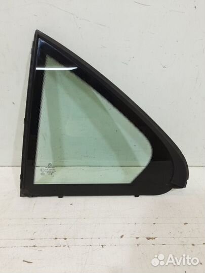 Стекло двери заднее левое Mercedes-Benz C-Class