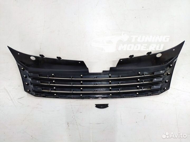 Решетка радиатора VW Passat B7 черная