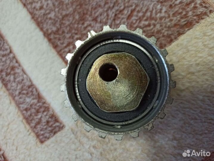 Ролик ремня грм