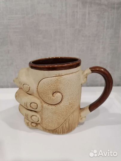 Большая кружка с надписью Сюрприз из лазаревского