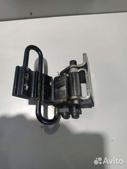 Петля двери задней левой нижняя Audi A6 C5