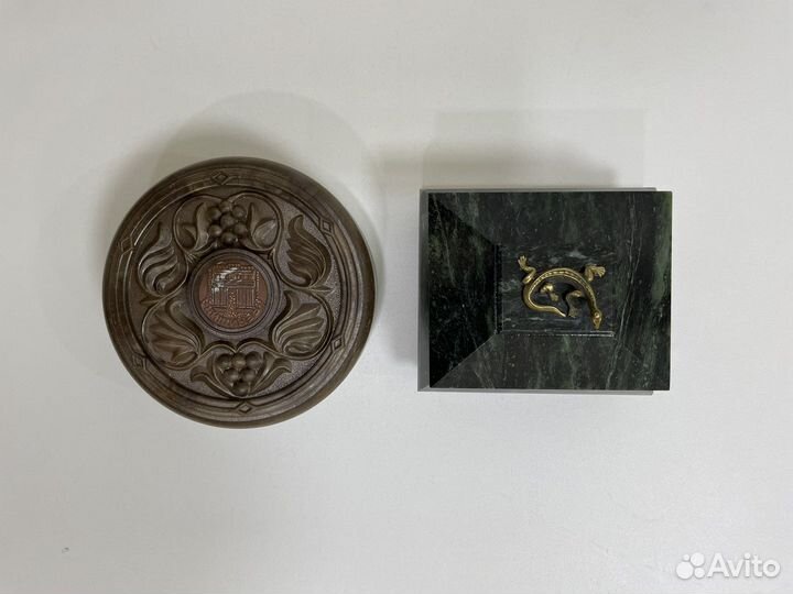 Шкатулка из камня, змеевик и карболита СССР