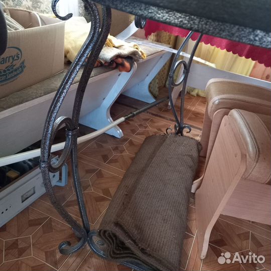 Стол кованный