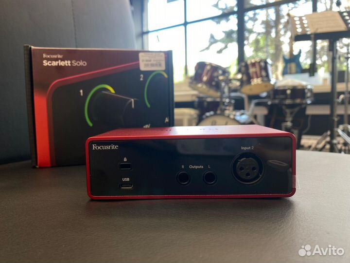 Звуковая карта Focusrite scarlet solo 4 gen