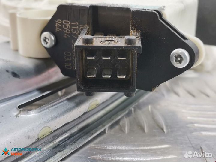 Стеклоподъемник электрический задний правый Opel C