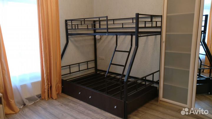 Двухъярусная кровать