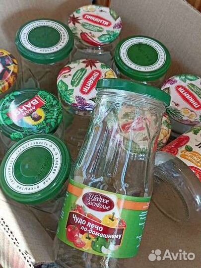Банки стеклянные разного объёма маленькие, большие