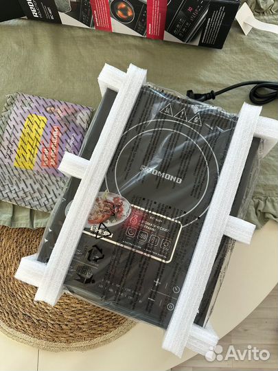 Индукционная электроплитка Redmond