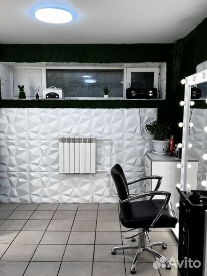 Требуется мастер маникюра,парикмахер универсал