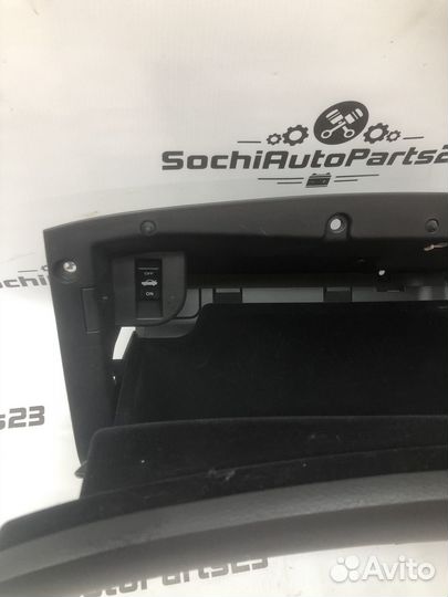 Бардачок Infiniti Q50 V37