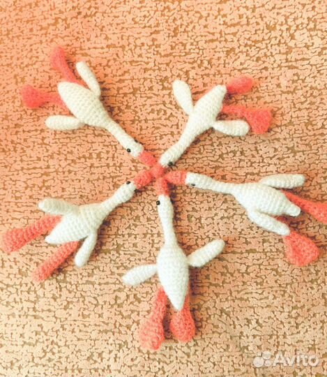 Гуси-лебеди.Мини гусики вязаные