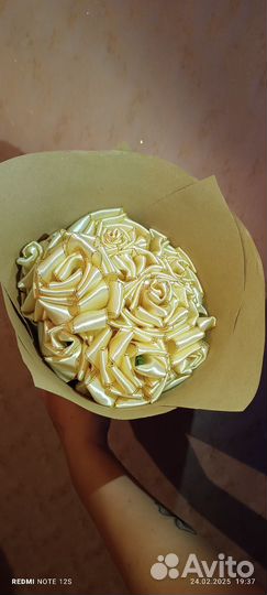 Букеты роз из атласной ленты