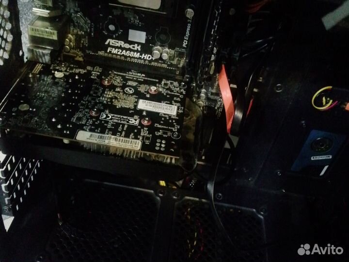 4 разобранных компьютера