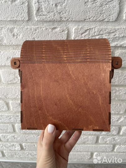 Деревянный сундучок-шкатулка