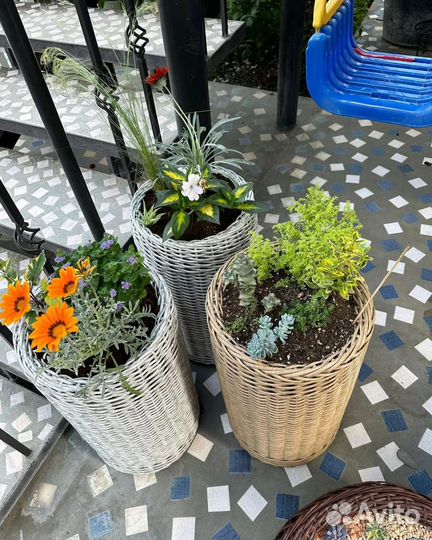 Кашпо для цветов напольное высокое из ротанга