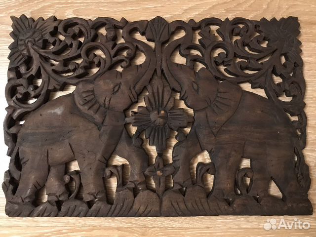 Панно резное из дерева Слоны
