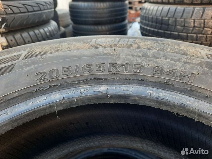 Kumho Ecowing ES01 KH27 205/65 R15 94H