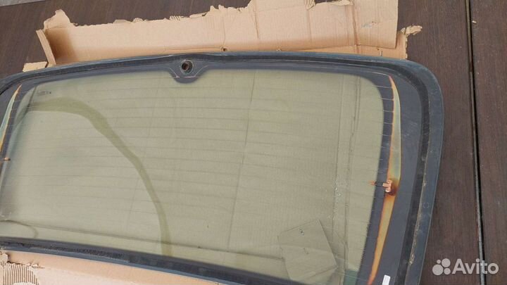 Заднее стекло на Шкода Фабия 2 (универсал)