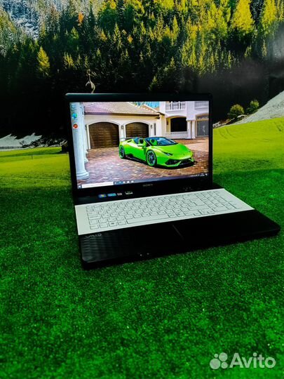 Большой и мощный ноутбук Sony для игр и работы