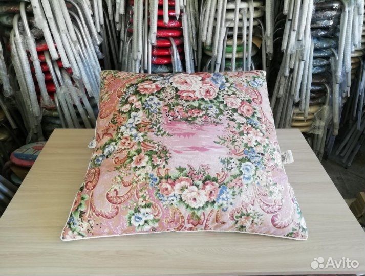 Подушки 68х68 перьевые новые
