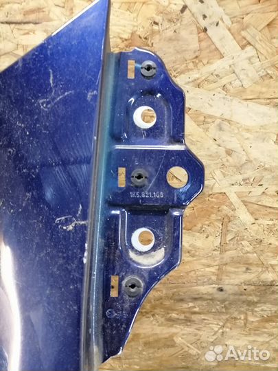 Крыло переднее правое синее Volkswagen Jetta 5