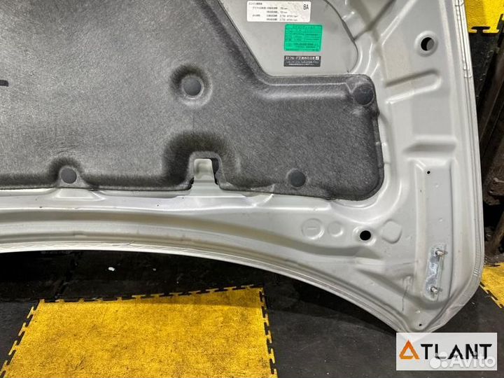 Капот nissan tiida