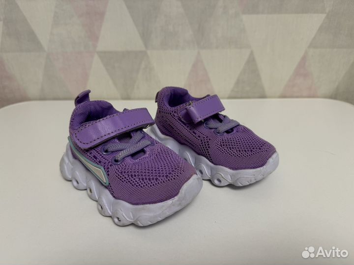 Обуь на девочку 20р