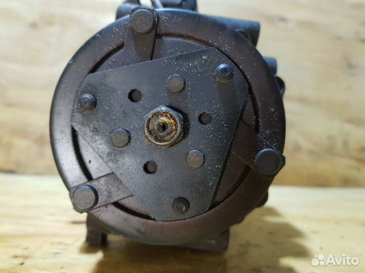 Компрессор кондиционера Mitsubishi Pajero Mini