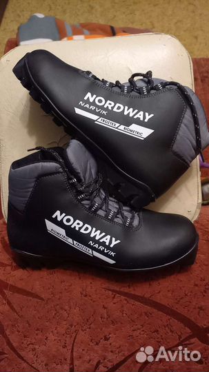 Лыжные ботинки