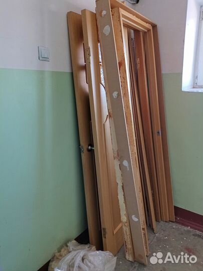 2 двери, шпон, в хорошем состоянии